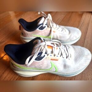Nike Womens Running Shoes 8.5